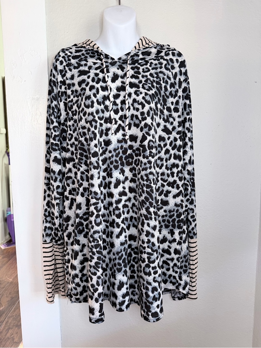 Sew in Love Black White Soft Knit Hoodie Women 2XL